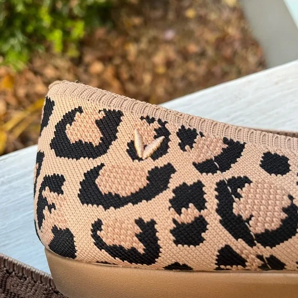 Vivaia Pointed Toe Ballet Flats Womans 9.5 Aria Leopard Print - Picture 6 of 7